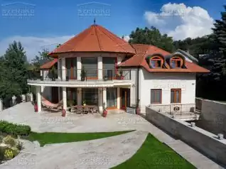 Egyedi Családi ház, 479m2, Pince+Földszint+Tetőtér, Kontytető+Sátortető (Érd-Parkváros) - Előnézeti kép