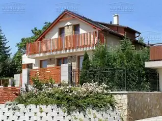 Hagyományos Családi ház, 291m2, Pince+Földszint+Tetőtér, Nyeregtető (Szentendre-Pismány) - Előnézeti kép