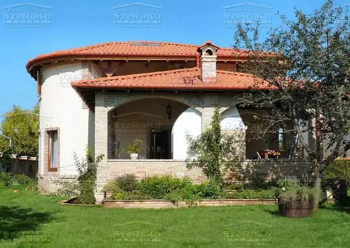 Mediterrán Családi ház, 255m2, Pince+Földszint+Tetőtér, Kontytető (Dunakeszi-Szabadságliget) - Elkészült állapot (3. kép)