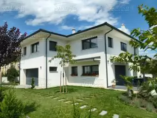 Modern Családi ház, 346m2, Pince+Földszint+Emelet, Kontytető (Budapest-Hosszúrét) - Előnézeti kép