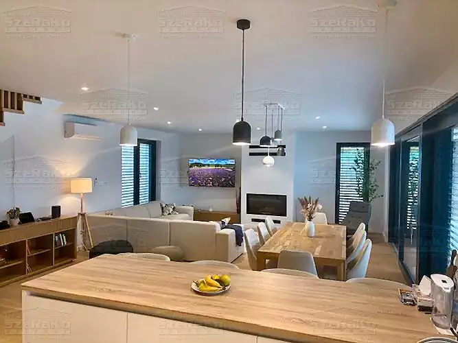 Modern Családi ház, 193m2, Földszint+Emelet, Nyeregtető+Lapostető (Csopak) - Elkészült állapot (9. kép)