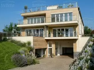 Modern Társasház, 565m2, Pince+Földszint+Emelet, Lapostető (Budapest-Ürömhegy) - Előnézeti kép